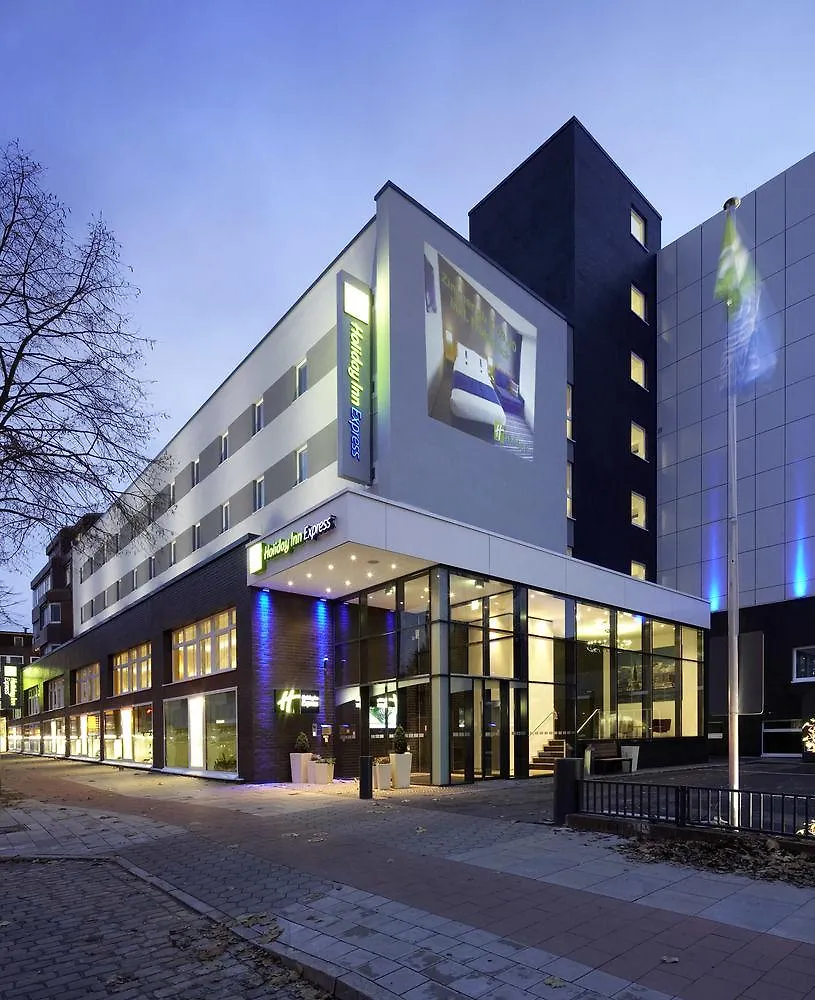 Premier Inn Hamburg City Alster فندق