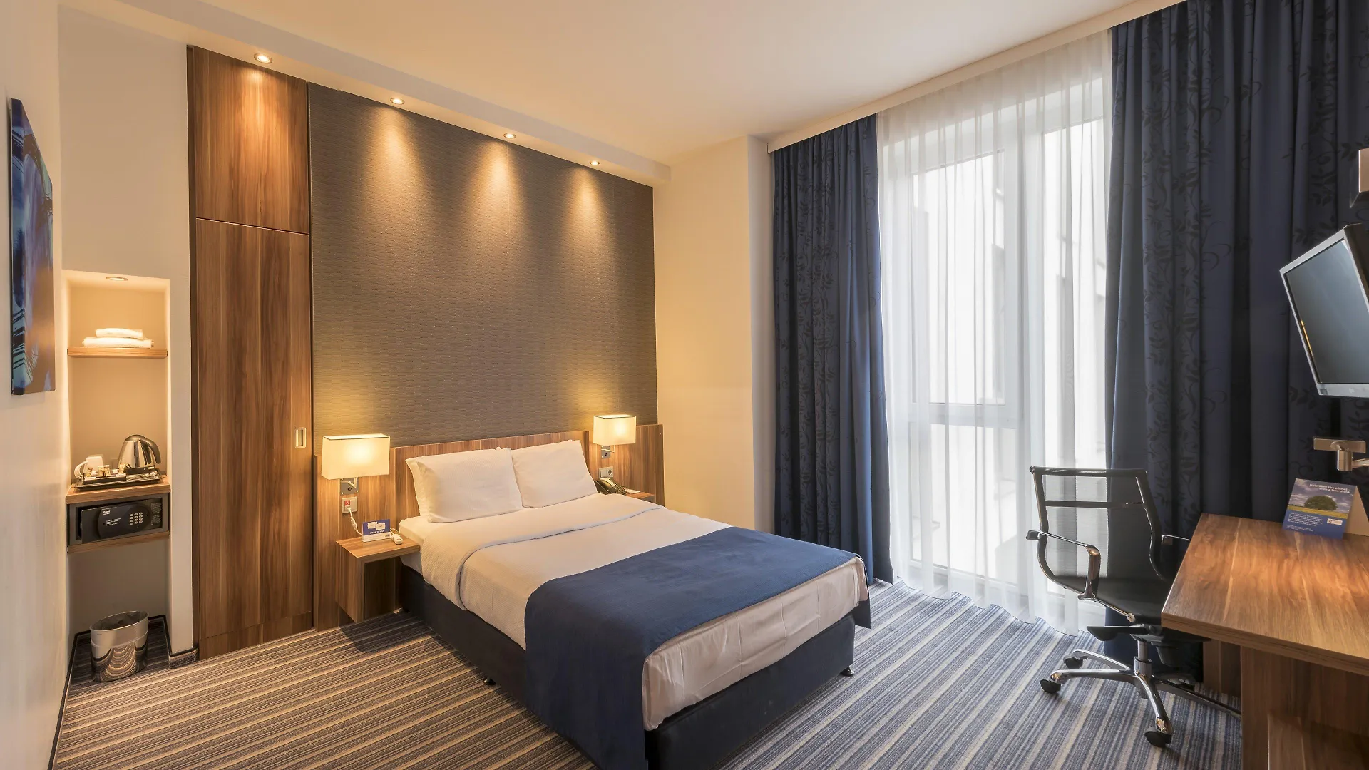 فندق Premier Inn Hamburg City Alster