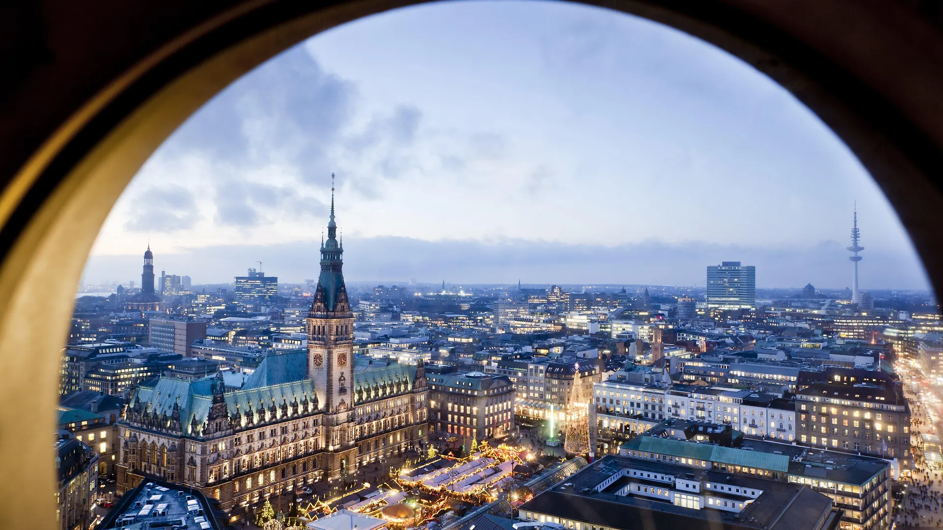 Premier Inn Hamburg City Alster فندق