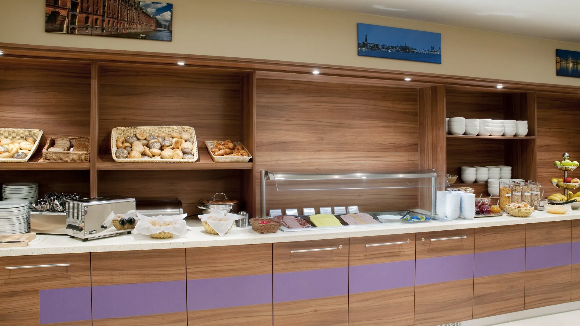 *** فندق Premier Inn Hamburg City Alster ألمانيا