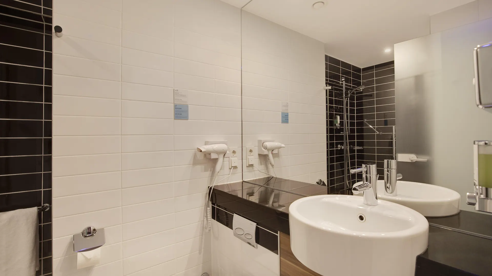 Premier Inn Hamburg City Alster Hotel